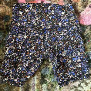 Lululemon Wunder Train HR Short 8” Women's Sz 8 Flowers